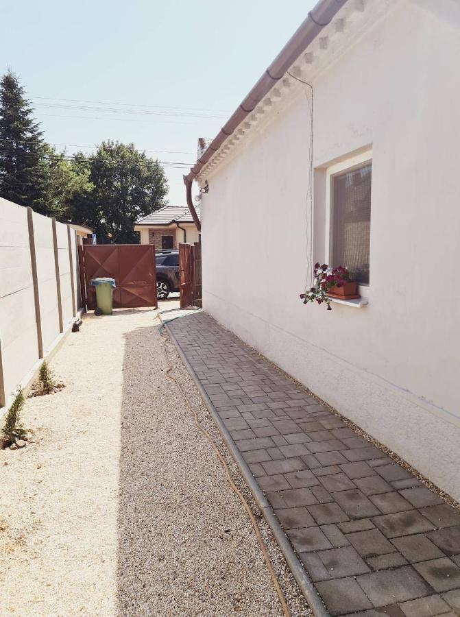 Cosy Vacation House In The Village Veľký Meder Zewnętrze zdjęcie